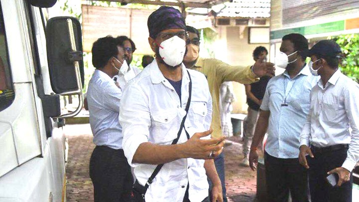 Jaaved Jaaferi and Abbas Jaffrey attend Jagdeep’s Funeral