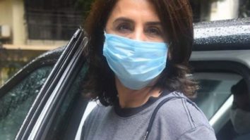 IN PICS: Neetu Kapoor steps out of her house following all safety guidelines