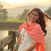 Ananya Panday is all smiles in this gorgeous picture from the sets of Khaali Peeli