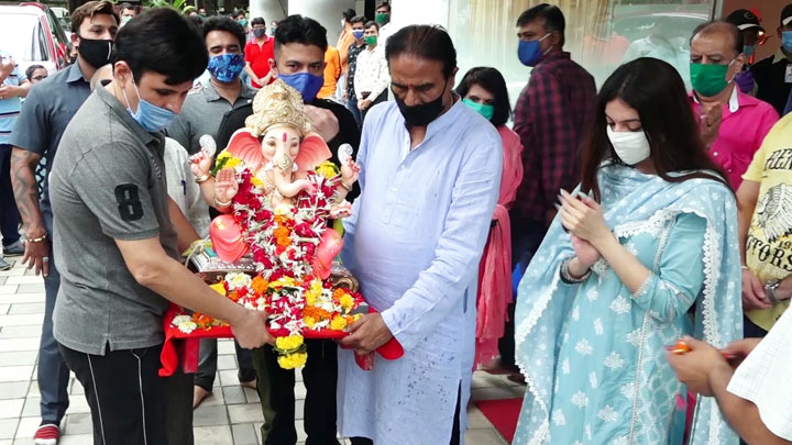 Bhushan Kumar & Divya Kumar Khosla at T-Series’ Ganpati Visarjan