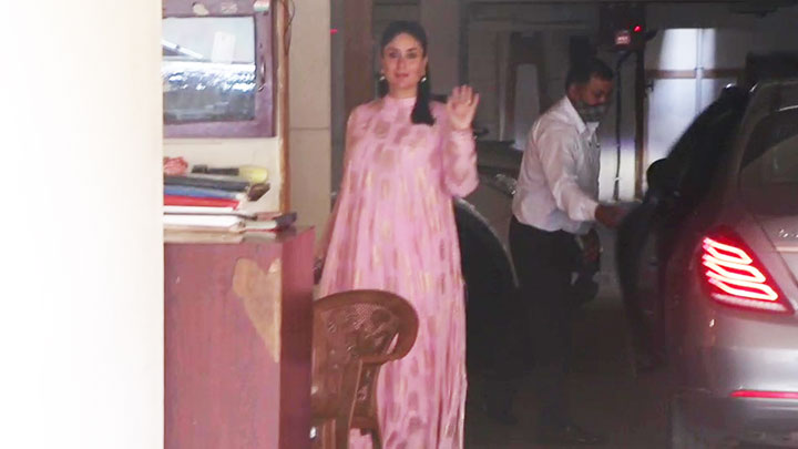 Kareena Kapoor spotted in Bandra