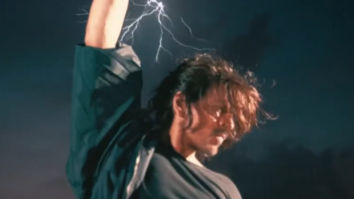 Shah Rukh Khan looks stunning as he sports a new look in the recently released KKR fan anthem