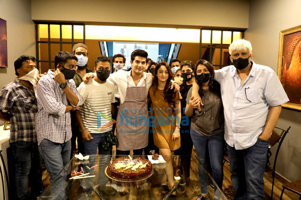 Photos: Vikram Bhatt, Sandeepa Dhar and Krishna Bhatt celebrate Omkar Kapoor’s birthday on sets of Dirty Games Photos: Vikram Bhatt, Sandeepa Dhar and Krishna Bhatt celebrate Omkar Kapoor’s birthday on sets of Dirty Games