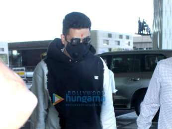 Photos: Gauahar Khan, Sharad Kelkar, Kainaat Arora and others snapped at the airport