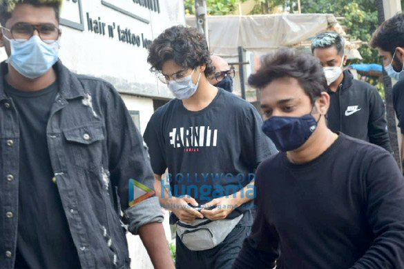 Photos: Ishaan Khatter snapped at Hakim’s Aalim salon in Versova Photos: Ishaan Khatter snapped at Hakim’s Aalim salon in Versova