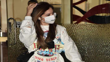 Photos: Kanika Kapoor snapped at Muah salon in Bandra