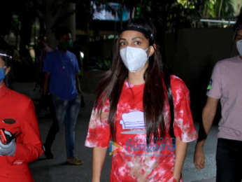 Photos: Kiara Advani spotted at Mumbai airport