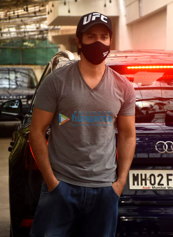 Photos: Varun Dhawan snapped at a dubbing studio in Juhu Photos: Varun Dhawan snapped at a dubbing studio in Juhu