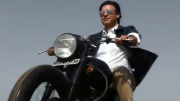 18 Years Of Saathiya: Vivek Oberoi recreates the bike scene while swaying to ‘O Humdun Suniye Re’ 18 Years Of Saathiya: Vivek Oberoi recreates the bike scene while swaying to ‘O Humdun Suniye Re’