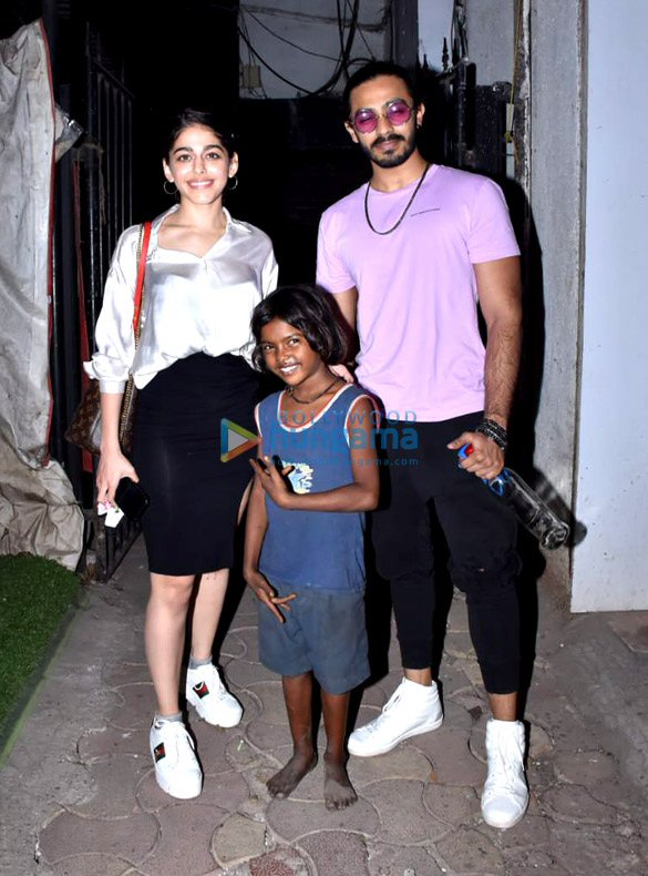 Photos: Alaya F snapped with Aishwarya Thackeray in Juhu Photos: Alaya F snapped with Aishwarya Thackeray in Juhu