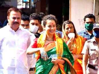 Photos: Kangana Ranaut and her sister snapped visiting Siddhivinayak temple