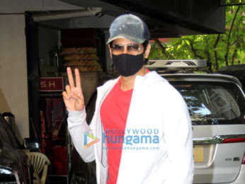 Photos Sidharth Malhotra spotted at dubbing studio in Bandra
