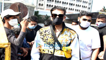 Photos: Karan Johar spotted at Gateway Of India, leaves for Varun-Natasha wedding