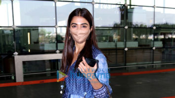 Photos: Pooja Hegde, Ekta Kapoor, Aakanksha Singh and others snapped at the airport