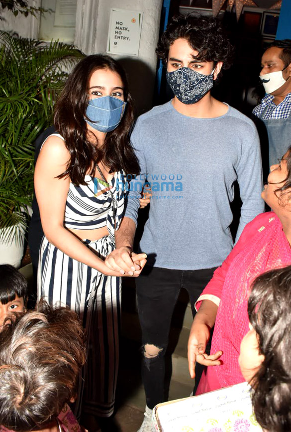 Photos: Sara Ali Khan, Ibrahim Ali Khan snapped at Olive Bar in Khar Photos: Sara Ali Khan, Ibrahim Ali Khan snapped at Olive Bar in Khar