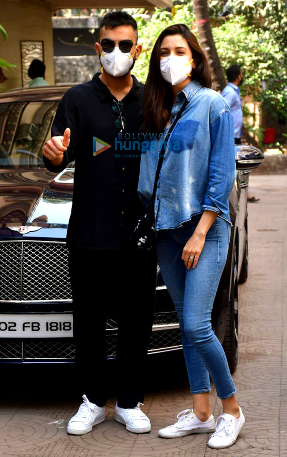 Photos: Virat Kohli & Anushka Sharma spotted at a clinic in Khar