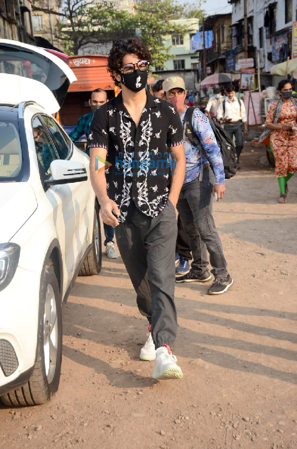 Photos: Ishaan Khatter spotted at Versova Jetty Photos: Ishaan Khatter spotted at Versova Jetty