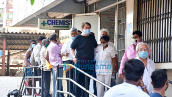 Photos: Randhir Kapoor spotted at a hospital in Chembur