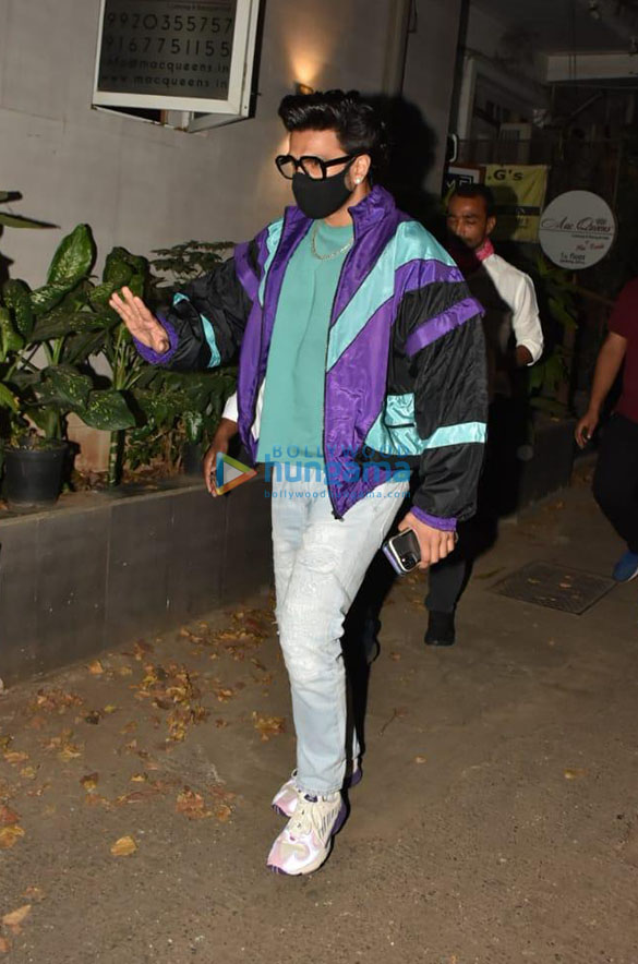 Photos: Ranveer Singh snapped in Bandra Photos: Ranveer Singh snapped in Bandra