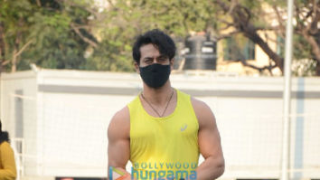 Photos: Tiger Shroff, Aparshakti Khurana and others spotted at a Jamnabai ground in Juhu
