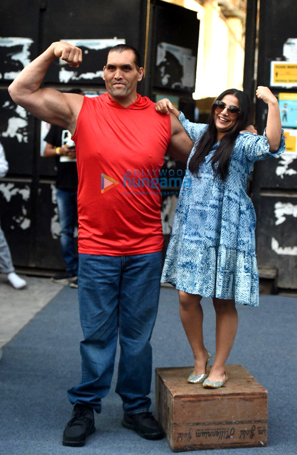 Photos: Vidya Balan and Khali snapped post a shoot in Mumbai Photos: Vidya Balan and Khali snapped post a shoot in Mumbai