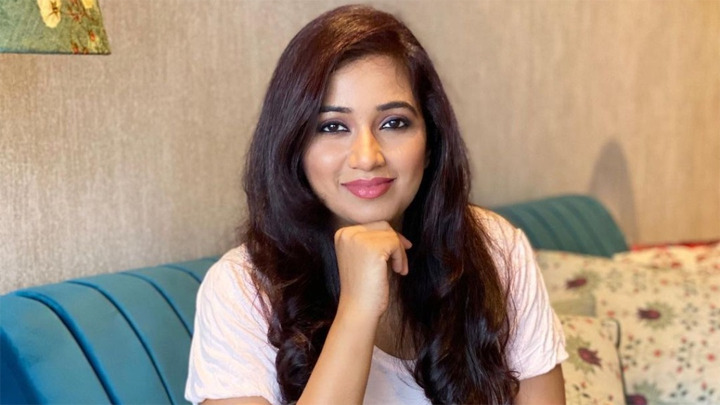 Shreya BURSTS into tears by a fan comment: “I think there’s a CONNECTION beyond fandom now, it’s…”