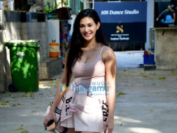 Photos: Amyra Dastur snapped at 108 Dance Studio