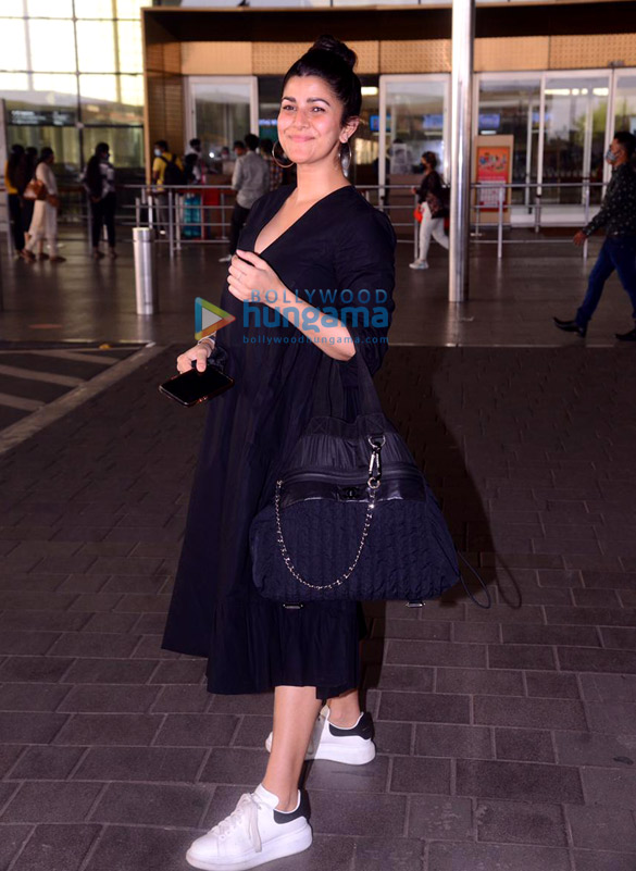 Photos: Nimrat Kaur, Poonam Pandey, Nikhil Dwivedi and others snapped at the airport Photos: Nimrat Kaur, Poonam Pandey, Nikhil Dwivedi and others snapped at the airport