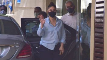 Kareena Kapoor Khan spotted at Karisma Kapoor’s house in Bandra