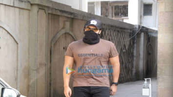 Photos: Arjun Kapoor, Amrita Arora and others snapped at Malaika Arora’s mother’s house in Bandra
