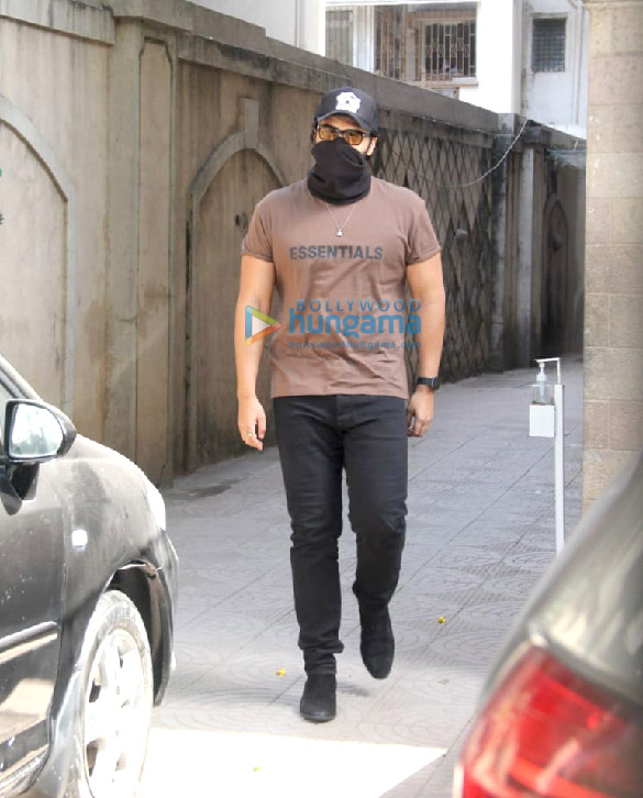 Photos: Arjun Kapoor, Amrita Arora and others snapped at Malaika Arora’s mother’s house in Bandra Photos: Arjun Kapoor, Amrita Arora and others snapped at Malaika Arora’s mother’s house in Bandra