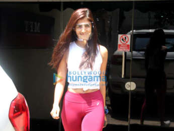Photos: Pooja Hegde snapped at the gym in Santacruz