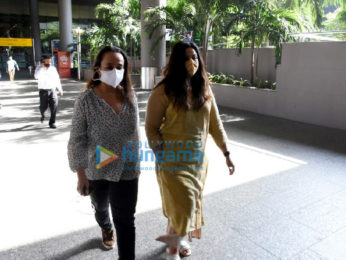 Photos: Ranbir Kapoor and Alia Bhatt snapped at the airport