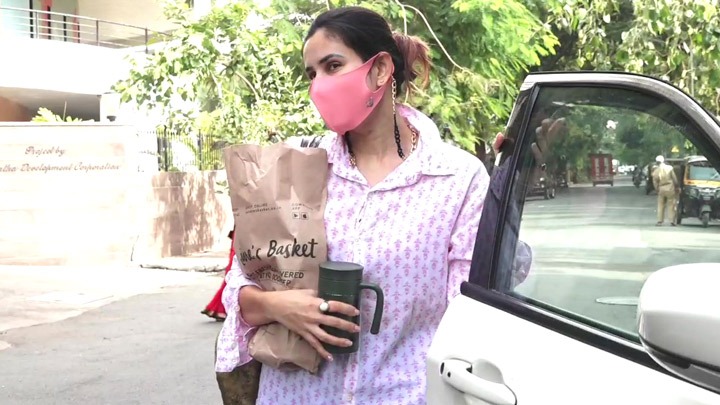 Sonnalli Seygall spotted at Lokhandwala