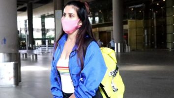 Spotted – Zoya Akhtar, Sonnalli Seygall and Sahil at Airport