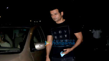 Photos: Rohit Roy, Raveena Tandon and others snapped at Mandira Bedi’s house