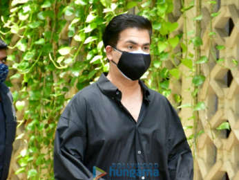 Photos: Celebs arrives at Dilip Kumar's residence to pay their last respects