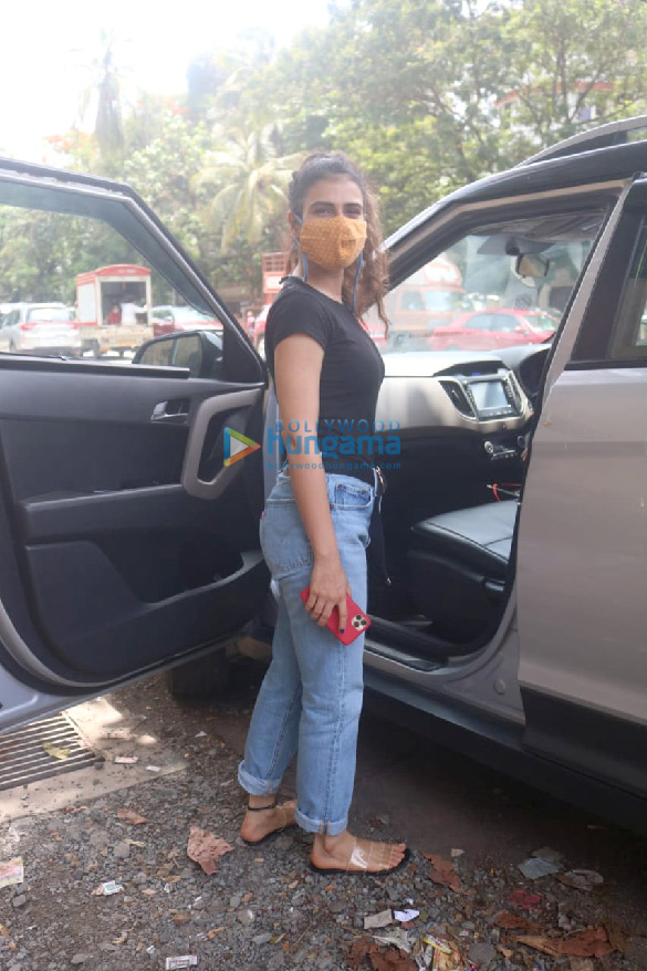 Photos: Fatima Sana Shaikh spotted in Bandra Photos: Fatima Sana Shaikh spotted in Bandra