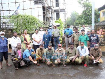 Photos: Gulshan Grover snapped with Vishvas Mote, Dr. Anusha Srinivasan Iyer, Vedant Gill at BMC's Be A Tree Parent MEGA Vriksha Campaign