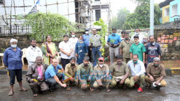 Photos: Gulshan Grover snapped with Vishvas Mote, Dr. Anusha Srinivasan Iyer, Vedant Gill at BMC’s Be A Tree Parent MEGA Vriksha Campaign