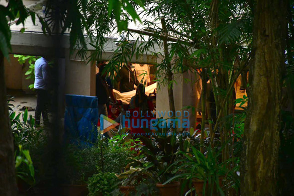 Photos: Saira Banu brings Dilip Kumar’s body home for last rites Photos: Saira Banu brings Dilip Kumar’s body home for last rites