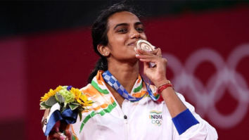 PV Sindhu wins bronze medal in Badminton at Tokyo Olympics 2020; Indian celebs lauds her victory 