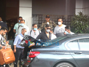 Photos: Ajay Devgn, Saif Ali Khan and Kareena Kapoor Khan with son Taimur spotted at Kalina airport