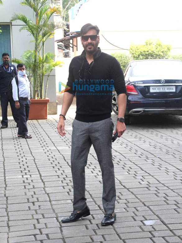 Photos: Ajay Devgn snapped during Bhuj – The Pride Of India promotions Photos: Ajay Devgn snapped during Bhuj – The Pride Of India promotions