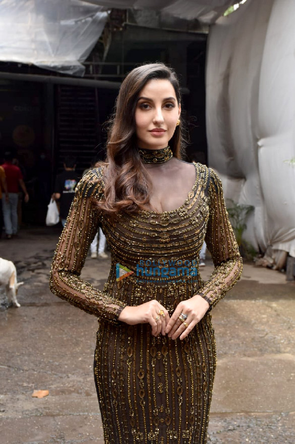 Photos: Nora Fatehi, Badshah and others snapped at Goregaon studio Photos: Nora Fatehi, Badshah and others snapped at Goregaon studio