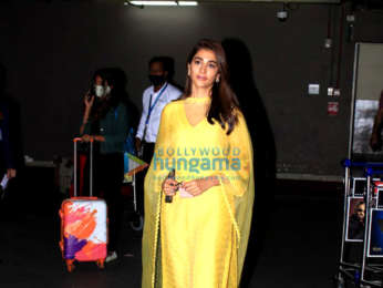 Photos: Pooja Hegde, Gauahar Khan and Zaid Darbar snapped at the airport