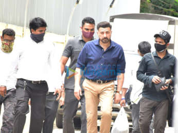 Photos: Sunny Deol, Pooja Bhatt and Shreya Dhanwanthary snapped post shoot in Juhu