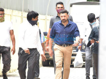 Photos: Sunny Deol, Pooja Bhatt and Shreya Dhanwanthary snapped post shoot in Juhu