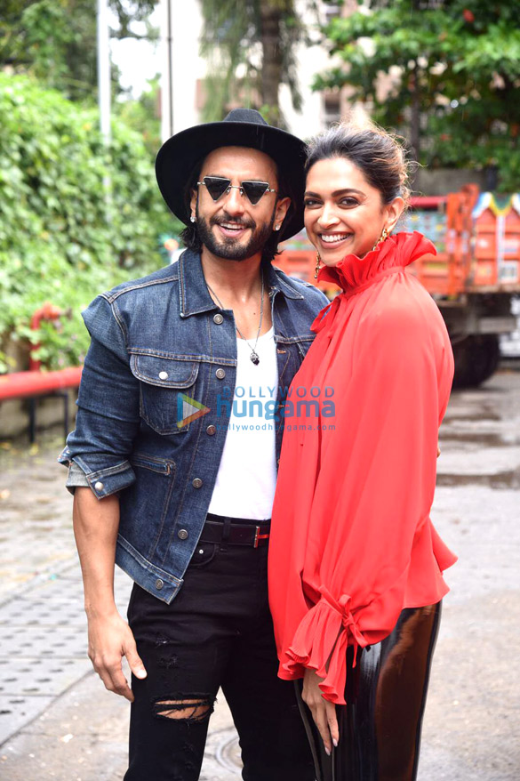 Photos: Ranveer Singh and Deepika Padukone snapped at Anju Bhavnani’s birthday lunch at Bastian, Worli Photos: Ranveer Singh and Deepika Padukone snapped at Anju Bhavnani’s birthday lunch at Bastian, Worli