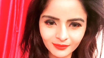 Actor Gehana Vasisth goes nude on Instagram live; asks if her activity can be categorized as porn